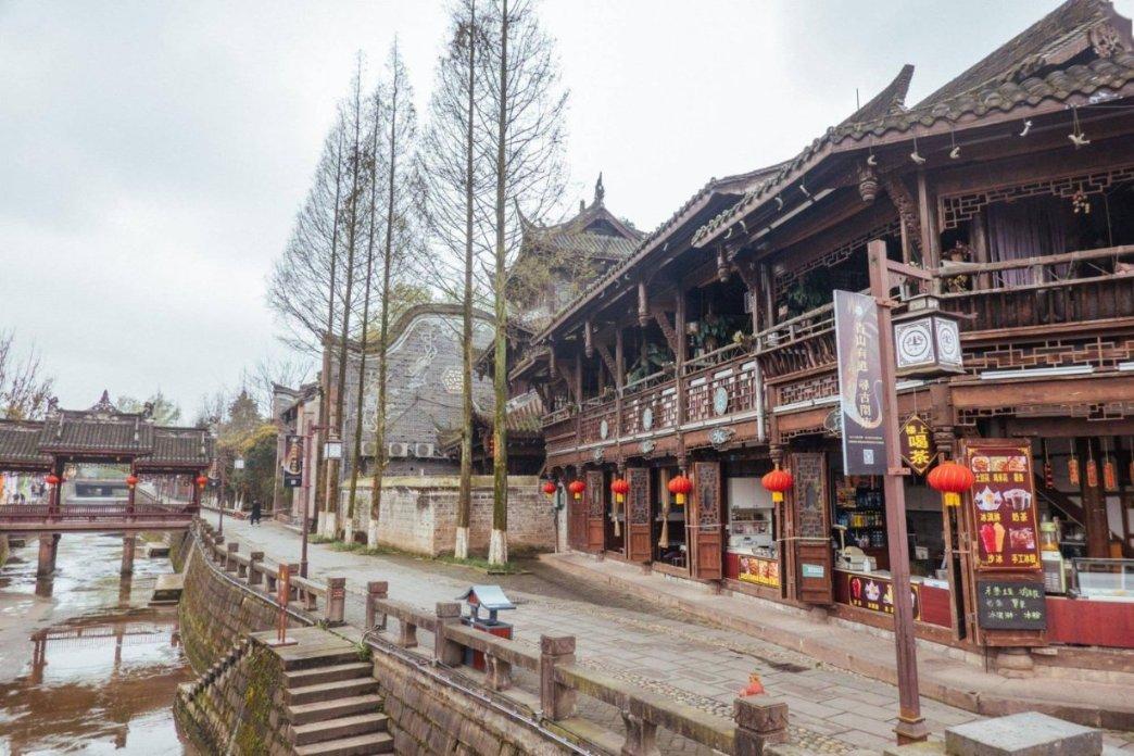 又被美女包围了?《我和美女有个约会》现已推出